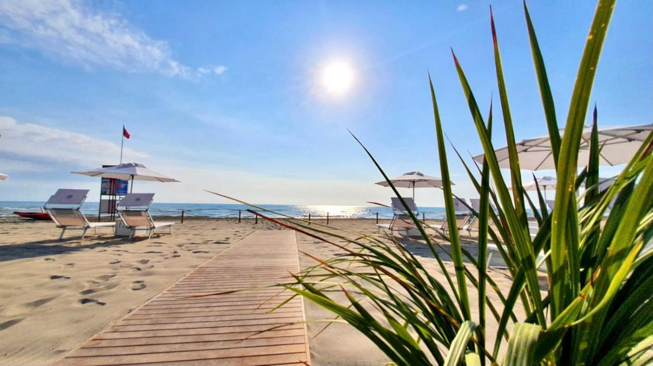 Hotel Saraceno Resort With Private Beach Milano Marittima Extérieur photo