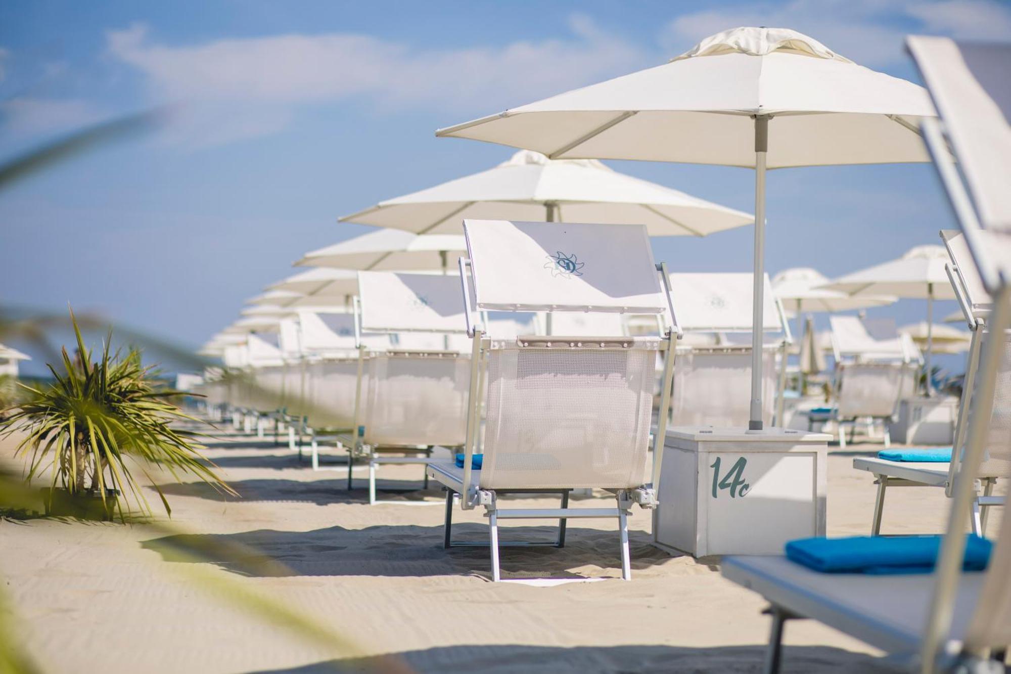 Hotel Saraceno Resort With Private Beach Milano Marittima Extérieur photo